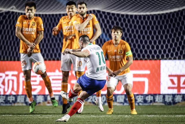 世界杯-马塞科制胜南非1-0出线 韩国积3分获小组第三待定